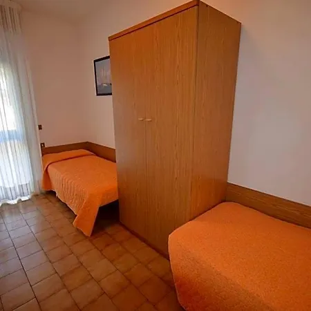 Apartment Colourful And Practical Flat In