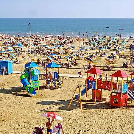 Colourful And Practical Flat In 2* Bibione